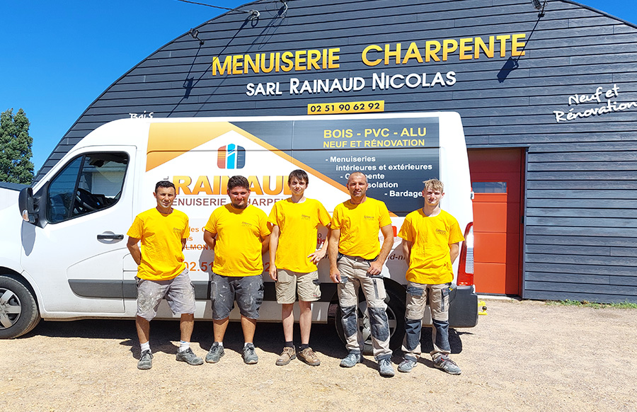 Photo de l'équipe de la menuiserie Rainaud Nicolas à Talmont Saint Hilaire
